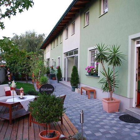 Appartamento Haus Koenigshofer Neusiedl am See Esterno foto